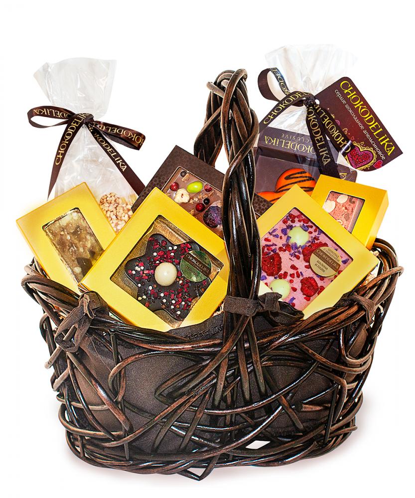 Корзины шоколадных конфет. Подарочные корзины с шоколадом. Корзины шоколадных конфет. Корзины шоколадных конфет. Корзина с шоколадом.