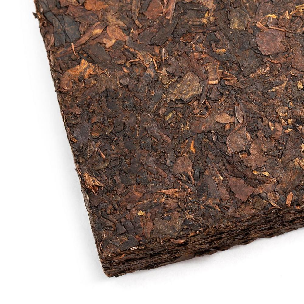 Шу пуэр Плитка №7562 в бамбуковом листе, 230-250г